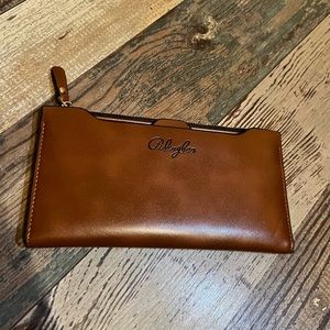 Cute leather wallet! Never been used! Perfect condition